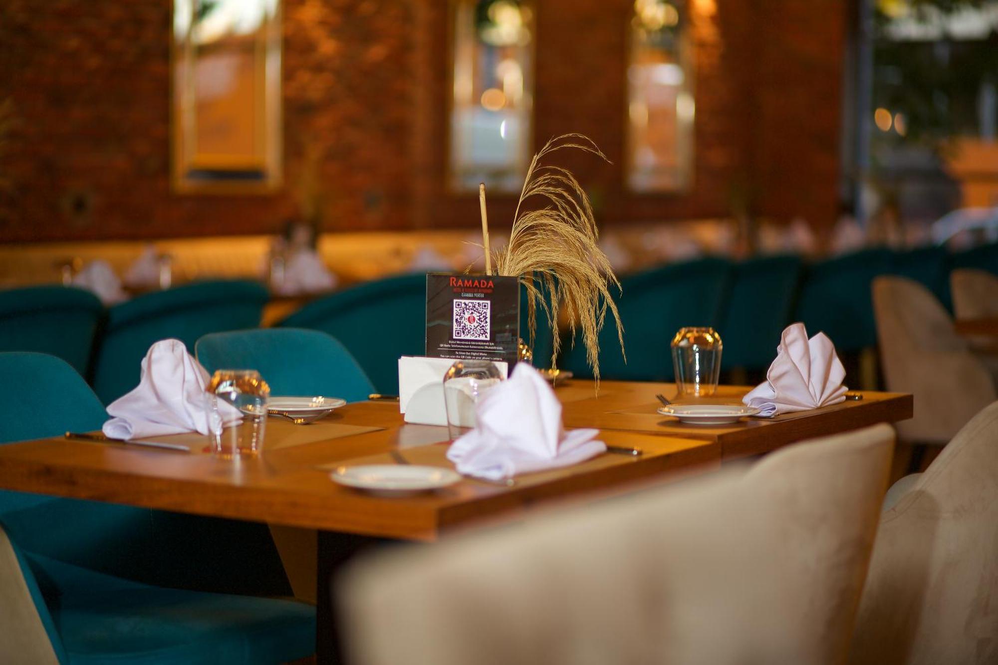 Ramada By Wyndham Istanbul Merter Luaran gambar Restaurant