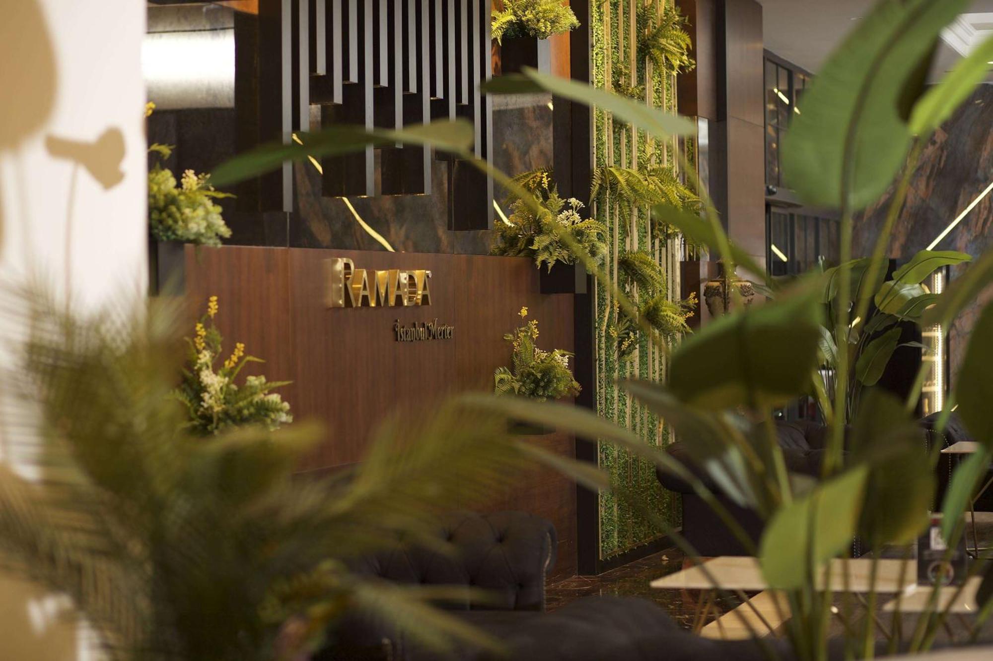 Ramada By Wyndham Istanbul Merter Luaran gambar Interior of the hotel
