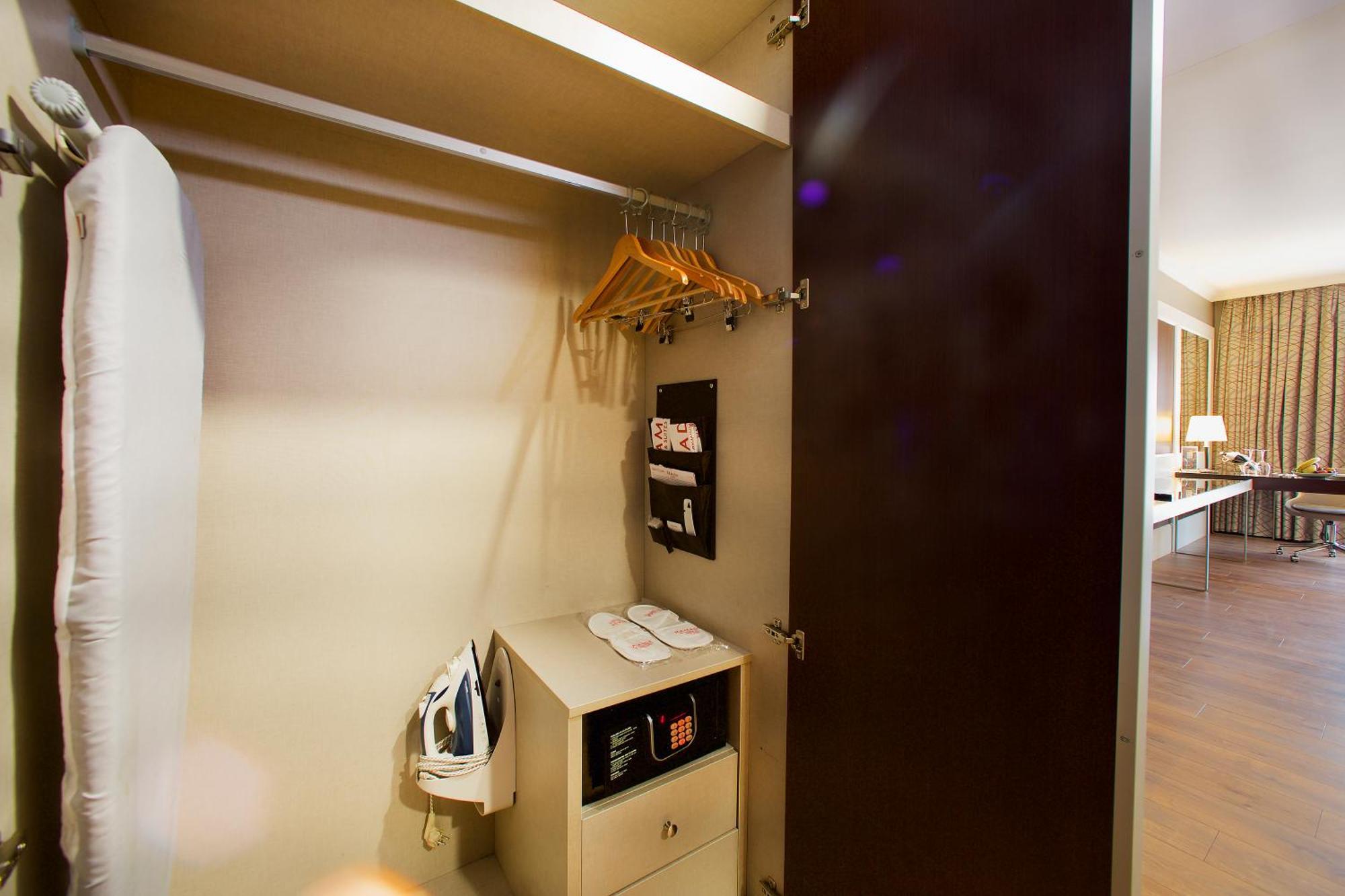 Ramada By Wyndham Istanbul Merter Luaran gambar