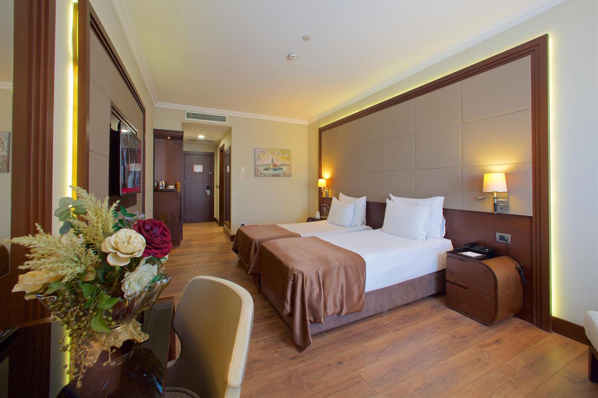 Ramada By Wyndham Istanbul Merter Luaran gambar A room at the hotel